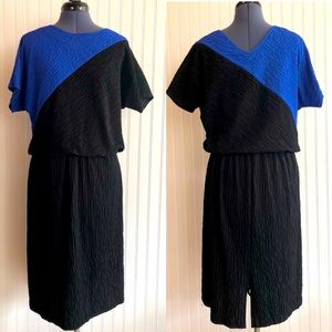 Vintage Black and Blue Colorblock Crepe Short Sleeve Elastic Waist Blousy Medium